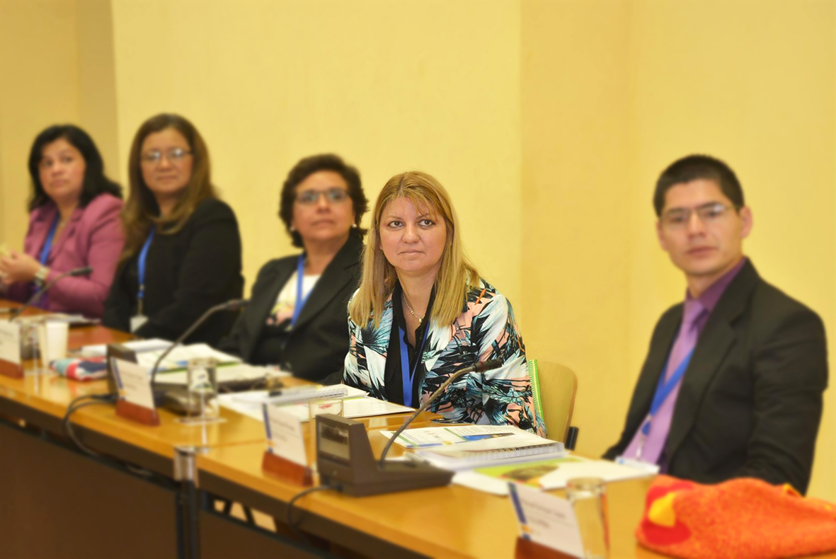 En la imagen, la fiscal general ante los tribunales orales de menores, Patricia Quirno Costa, que representó al Ministerio Público argentino, junto a sus pares de la AIAMP. - 