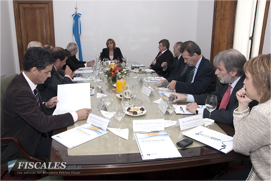 Encuentro de Alejandra Gils Carbó con procuradores provinciales
