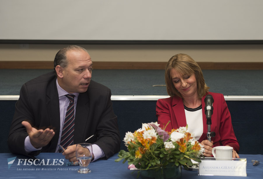 Sergio Berni, junto a Gils Carbó durante la reunión - Fotos: Claudia Conteris/Ministerio Público Fiscal