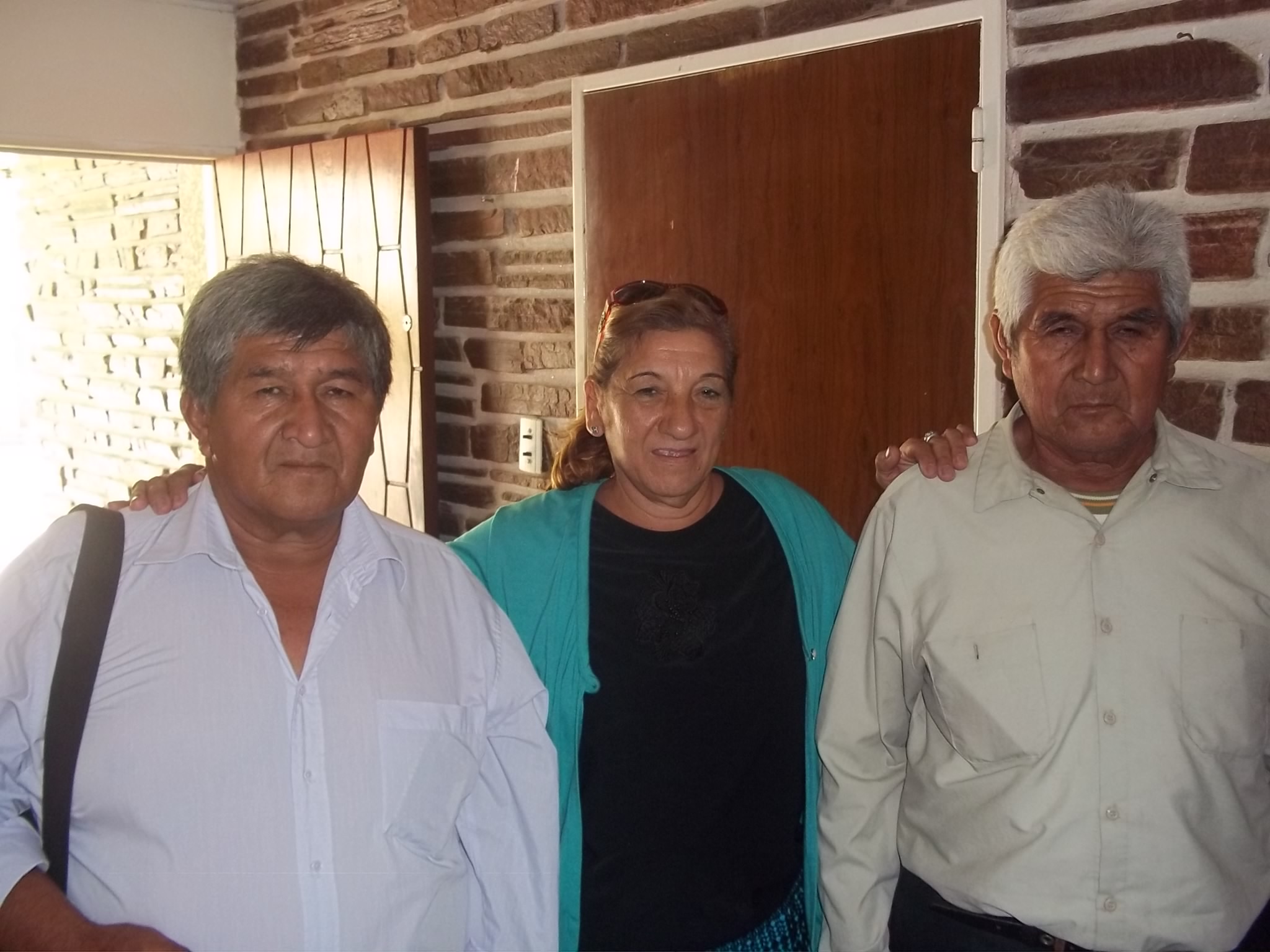 Carmen Delgado y los hermanos Sabino y Mario Yrigoyen llevaron a la fiscalía el relato de sus antepasados. - Foto: Unidad Fiscal de Resistencia