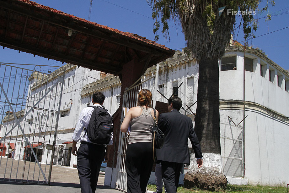 Representantes de la Procuvin, durante una inspección a la cárcel de Devoto. - Foto: Matías Pellón/Ministerio Público Fiscal/www.fiscales.gob.ar