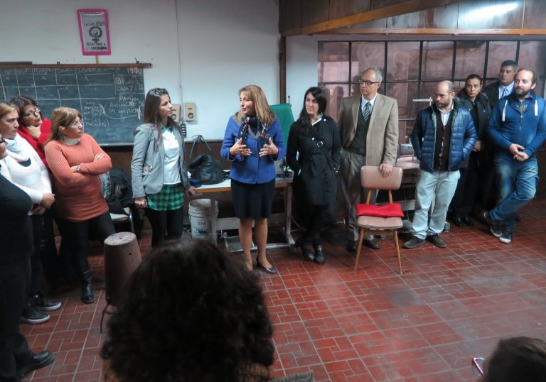 Tandil: Gils Carbó visitó la Parroquia Santísimo Sacramento y la fábrica recuperada Ronicevi