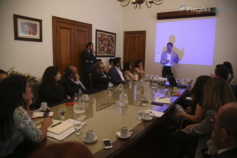 La UFEM realizó una serie de actividades con el experto español Miguel Lorente Acosta para la elaboración del protocolo de investigación de femicidios