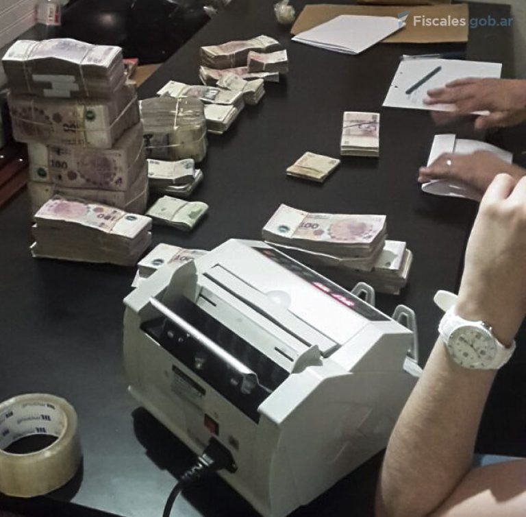 Corrientes: procesamientos y millonarios embargos a once empresarios por lavado de activos