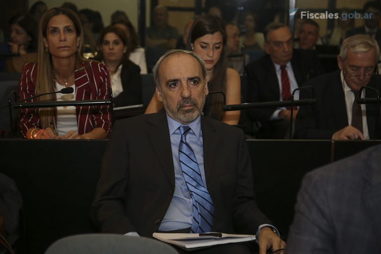 Juicio por irregularidades en la investigación del atentado a la AMIA: la Fiscalía acusó a Galeano y a los ex fiscales por el delito de coacciones