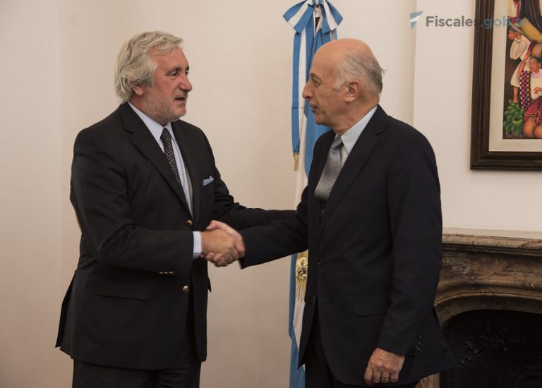 Eduardo Casal y Julio Conte-Grand suscribieron un convenio de cooperación