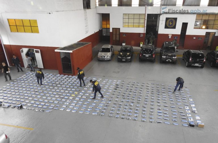 Detuvieron a cinco integrantes de la banda de “Marcos” Estrada Gonzáles y secuestraron 280 kilos de droga