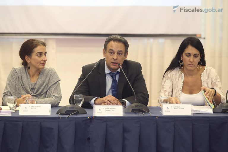 Se realizó una mesa de trabajo con fiscales nacionales sobre investigación de femicidios