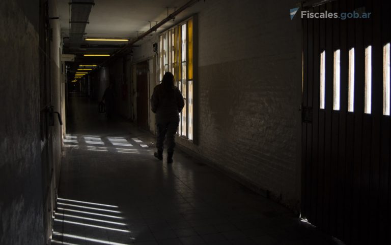 Santa Fe: la Fiscalía se opuso nuevamente a la realización de requisas vaginales en las cárceles