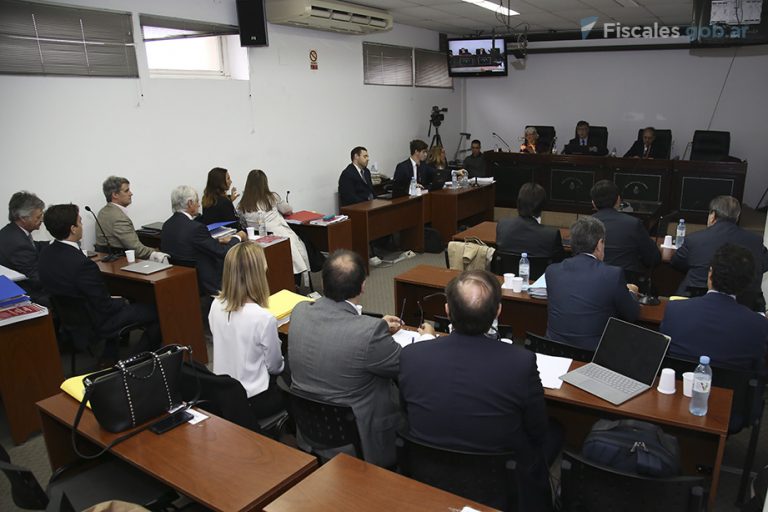 Declaró uno de los funcionarios imputados en el juicio a Echegaray