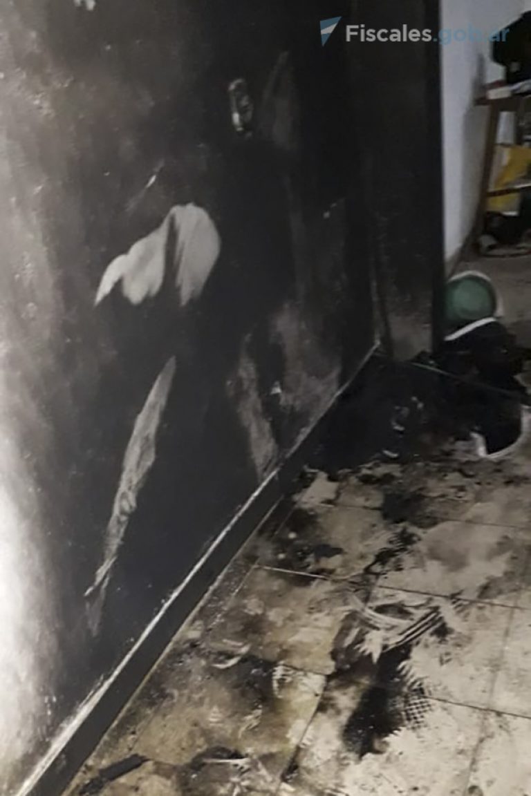 Tras una intervención de ATAJO, detuvieron e indagaron a un hombre acusado de incendiar una vivienda ocupada por una pareja haitiana