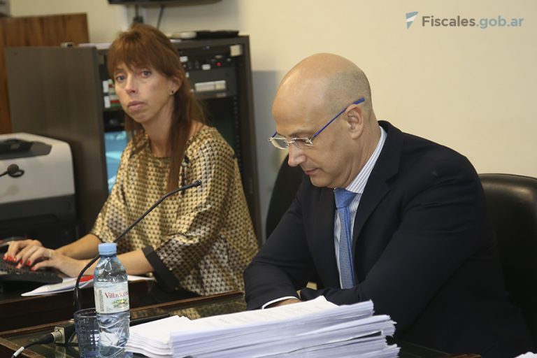 La fiscalía pidió penas de trece años y cuatro meses para dos hombres por el intento de robo a un turista sueco