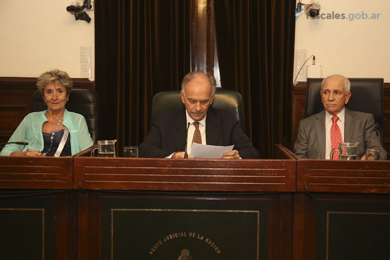 El fiscal general Julio César Castro fue condenado a seis años y seis meses de prisión por abuso sexual y lesiones