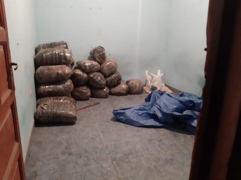 Imputan a un hombre tras el secuestro de 340 kilos de marihuana y cocaína en Orán