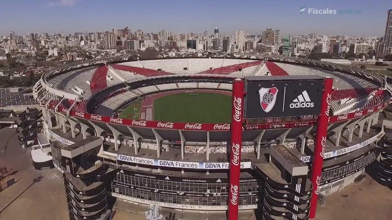 Piden que el ex presidente de River Plate Daniel Passarella vaya a juicio por administración fraudulenta