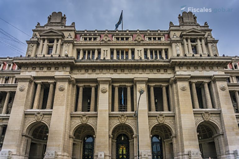 Suspensión de juicio a prueba: los jueces no tienen atribuciones para apartarse de la calificación sostenida por el MPF en el requerimiento de elevación a juicio