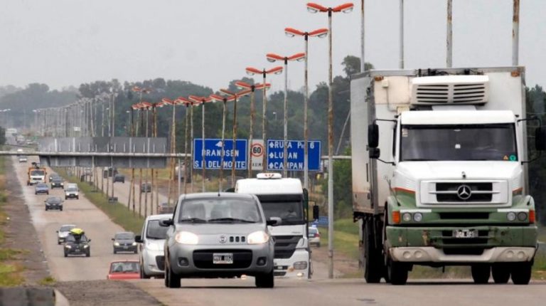 Instruyen a fiscales federales a solicitar medidas cautelares que aseguren el decomiso de vehículos utilizados en la infracción al aislamiento obligatorio