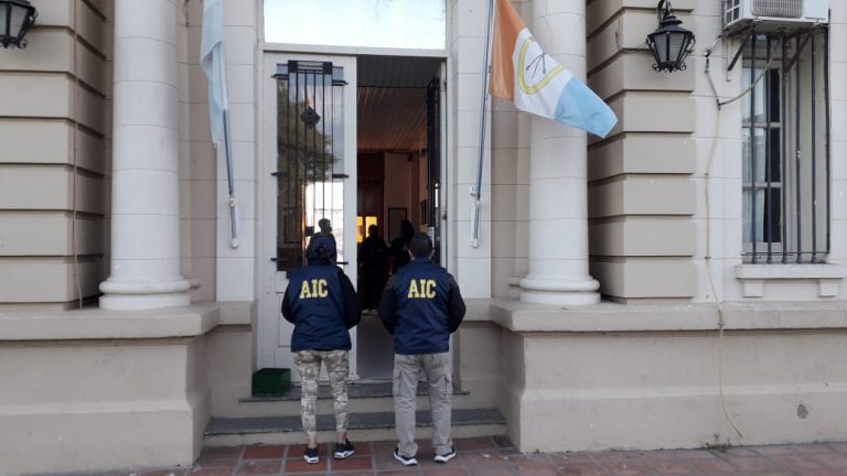 Melincué: allanaron la alcaidía e imputaron a personal policial por la venta de estupefacientes a personas detenidas