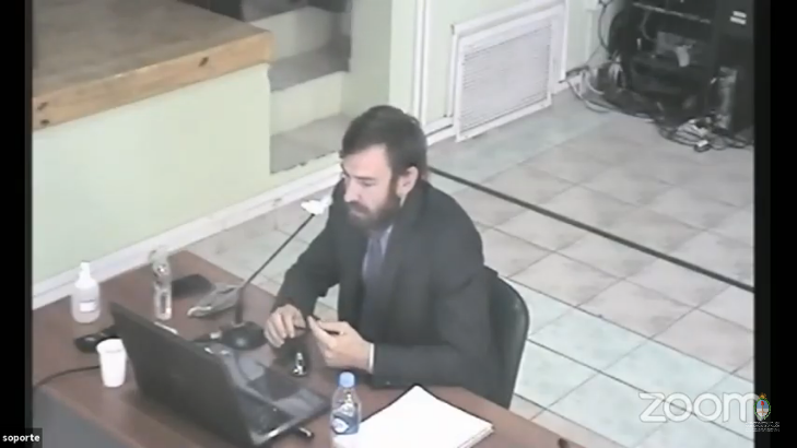 El auxiliar fiscal José Nebbia expone los resúmenes de los requerimientos de elevación a juicio.  - 