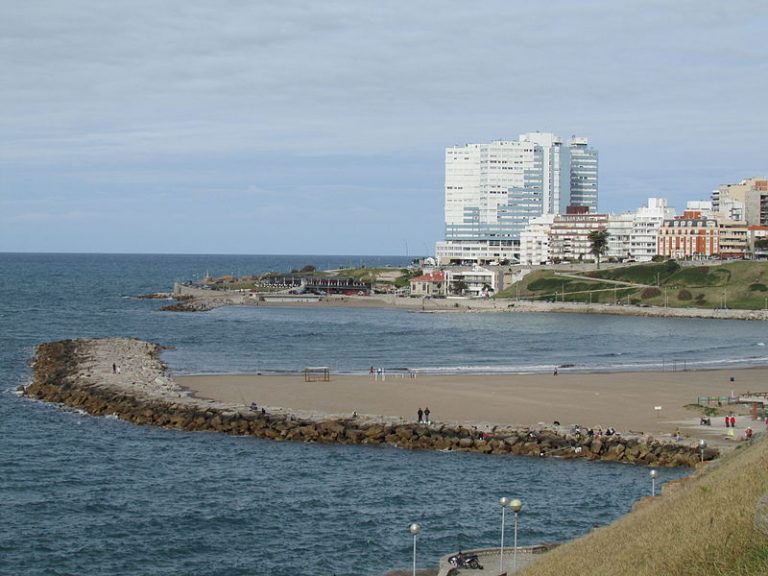Mar del Plata: indagarán a dos hombres que iban a bordo de un gomón que embistió y lesionó a un surfista