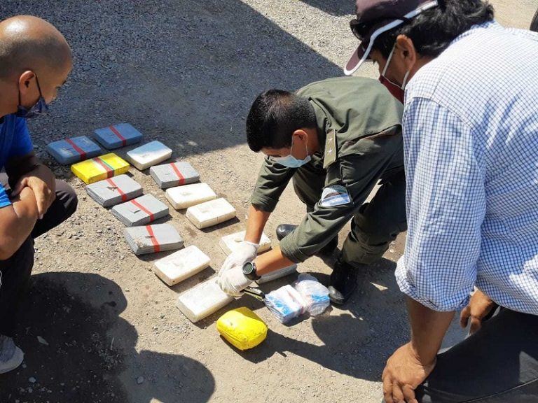 Imputan y dictan la prisión preventiva de un automovilista detenido con 30 kilos de cocaína