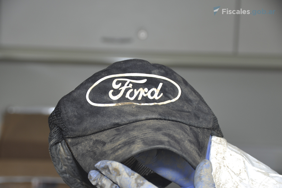 La gorra de Facundo estaba adentro de la mochila encontrada por pescadores el 12 de septiembre en la zona de Villarino Viejo.  - Foto: equipo fiscal.