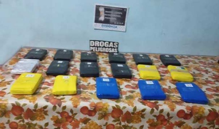 Imputan a tres hombres detenidos en una transacción con 17 kilos de cocaína