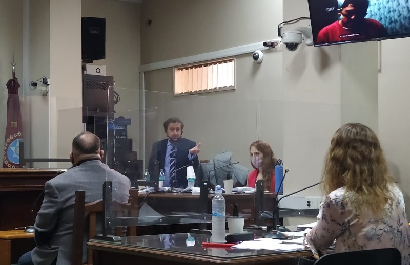 El fiscal general Eduardo Villalba y la auxiliar fiscal Mariana Gamba Cremaschi representan al MPF en el juicio. - Foto: Sebastián Rodríguez.