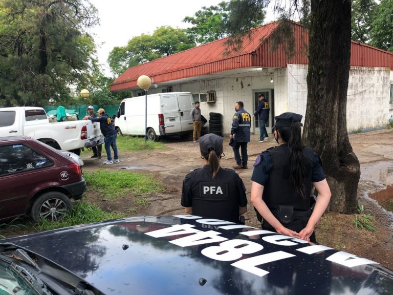 Santa Fe: indagarán a un policía provincial por tenencia de drogas y falsa denuncia, entre otros hechos