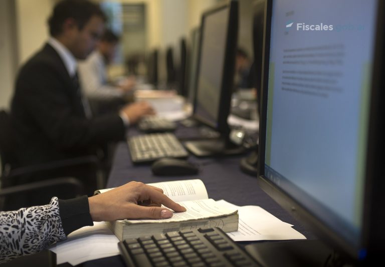 Ingreso Democrático: comienzan las inscripciones a concursos para cubrir vacantes de Técnicos Administrativos