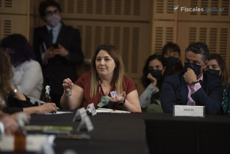 La fiscal federal Alejandra Mángano y el fiscal general Marcelo Colombo, cotitulares de la PROTEX. - Foto: Claudia Conteris / Fiscales.gob.ar