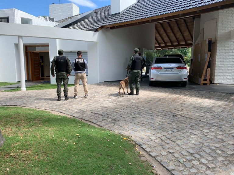 Rosario: detuvieron a cuatro personas acusadas de integrar una banda dedicada a la distribución y transporte de estupefacientes