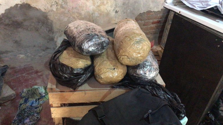 Desbaratan una organización narcocriminal que traficaba droga de Orán a Salta en remises