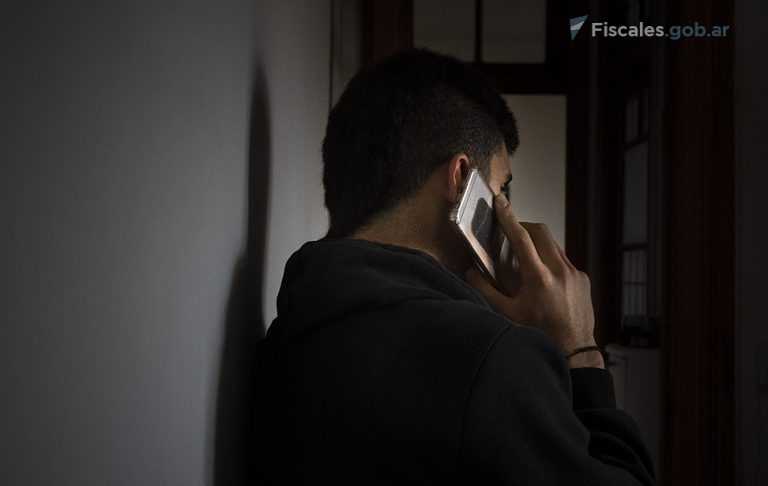 La UFECI advierte sobre nuevas maniobras fraudulentas dirigidas a tomar el control de las cuentas de WhatsApp con falsos turnos de vacunación