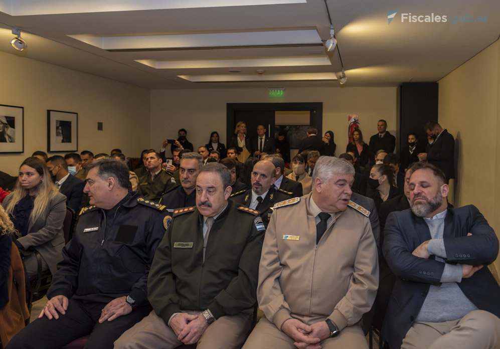 Jefes e integrantes de las fuerzas de seguridad federales participan de la actividad. - Foto: Iñaki Barroetaveña / Fiscales.gob.ar