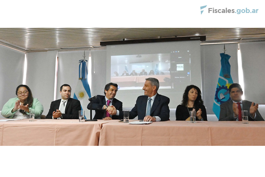 El encuentro vinculó la presencialidad con la participación virtual de los y las expositoras.  - Foto: Gobernación de Chubut. 