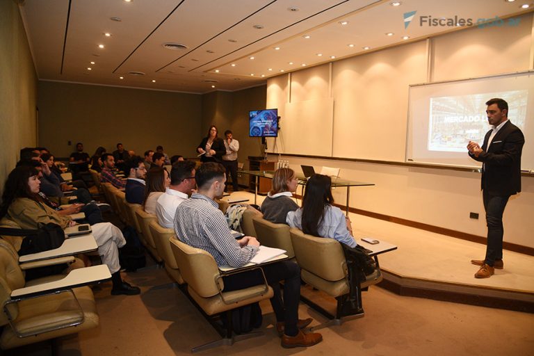 Con representantes de Mercado Libre y Microsoft, la UFECI capacitó sobre teoría y práctica de la investigación del cibercrimen