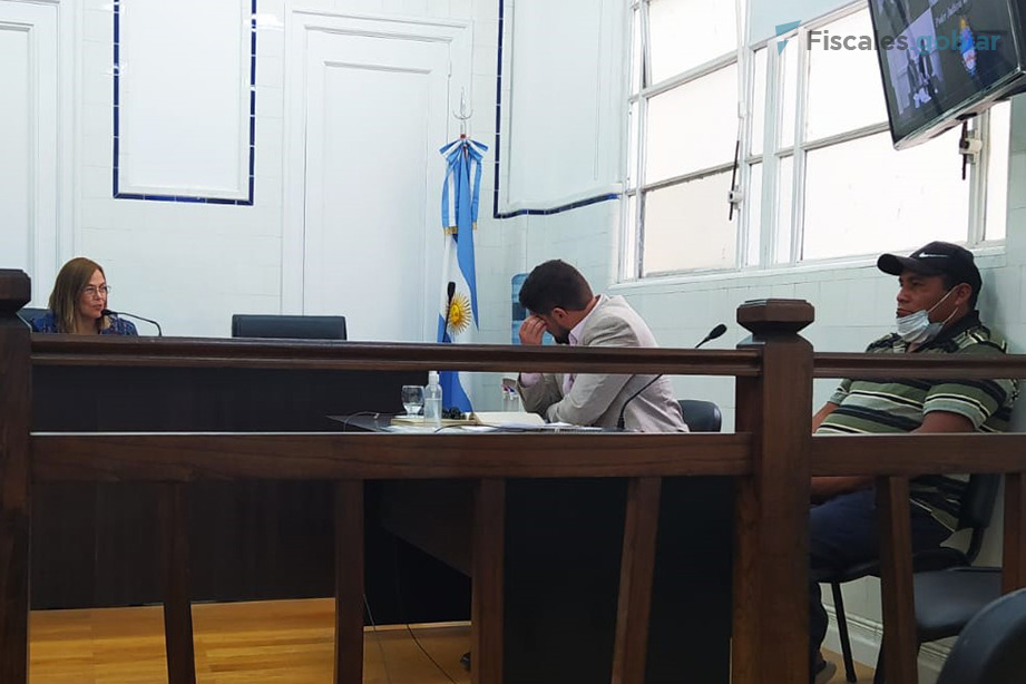 El acusado, con barbijo, durante la audiencia de formalización de la imputación penal. - Sebastián Rodríguez / Ministerio Público Fiscal