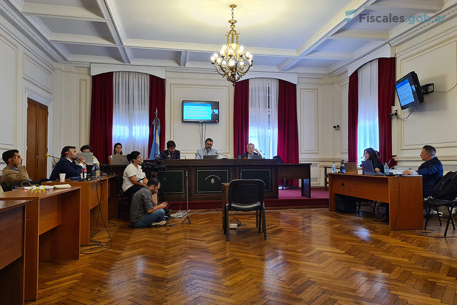 La audiencia se celebró en el primer piso de los tribunales federales de La Plata y se transmitió a través del canal de Youtube de La Retaguardia.  - Foto: Ministerio Público Fiscal de la Nación.