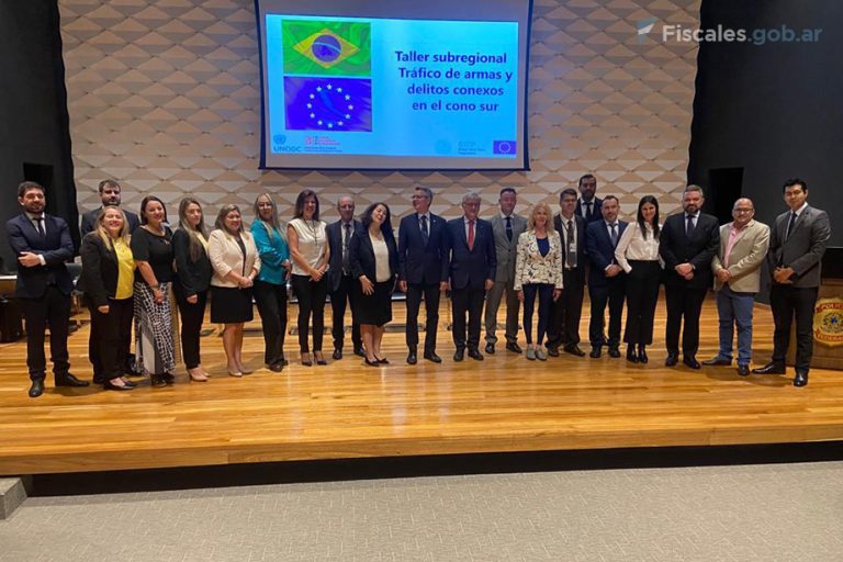 Magistrados, fiscales y policías celebraron un encuentro en Brasilia para individualizar y evaluar la problemática del tráfico de armas en la región
