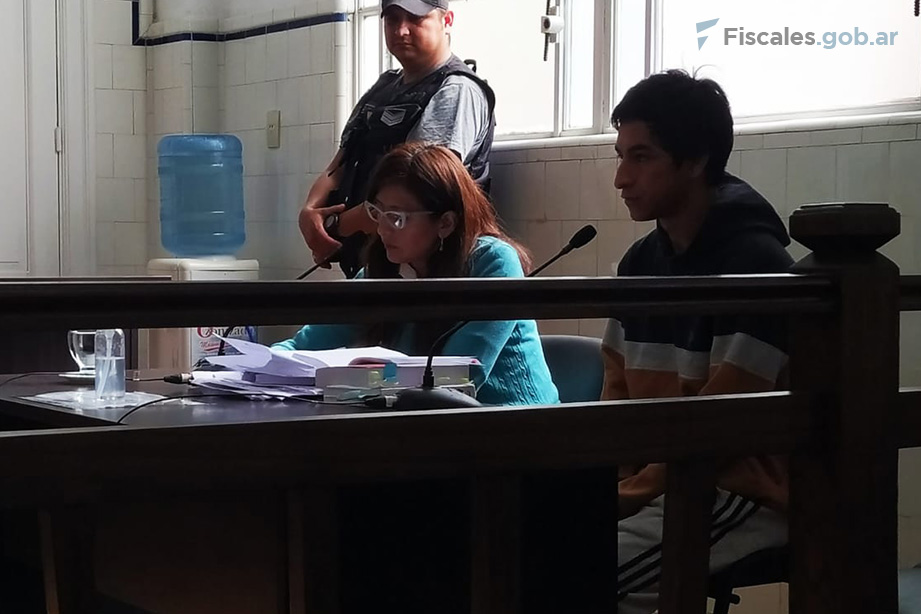 La defensa y el acusado en la audiencia. - Foto: Sebastián Rodríguez/ Ministerio Público Fiscal
