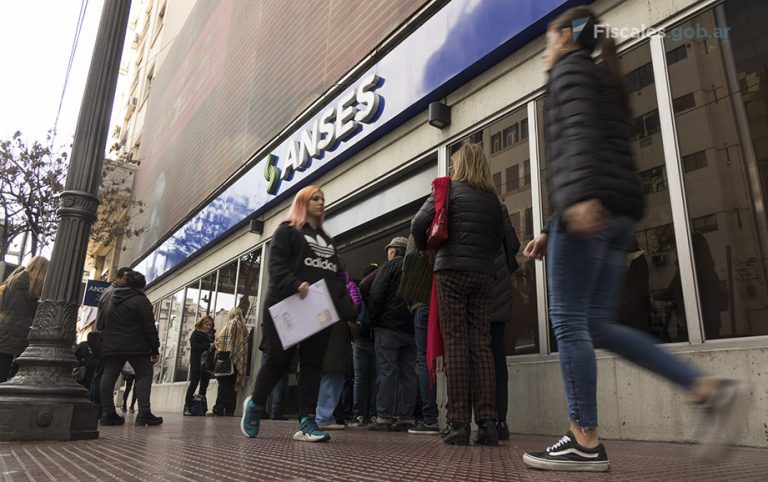 Ordenan a la ANSES que otorgue la asignación por maternidad a una madre no gestante: 