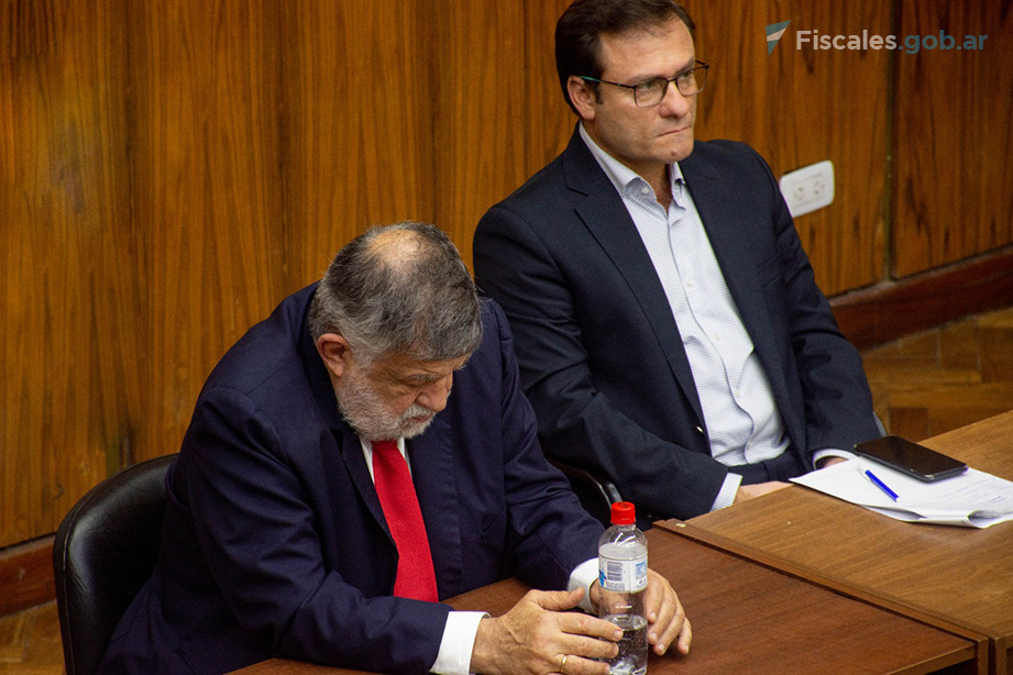 Los acusados Alberto Rocchia Ferro y José Ramón Coronel. - Foto: Luciana Cano / Fiscalía General ante el Tribunal Oral Federal de Santiago del Estero