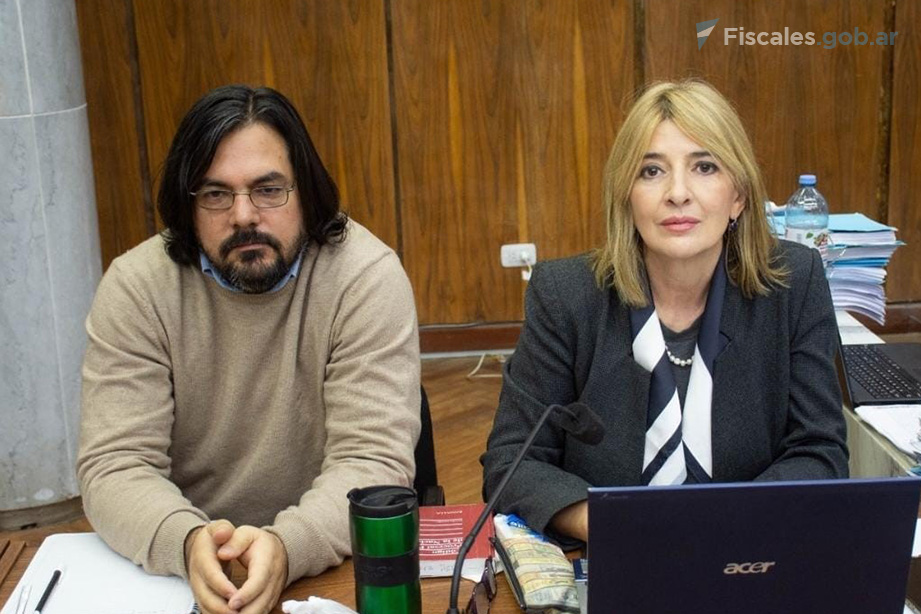 La fiscal Indiana Garzón y el auxiliar fiscal Pablo Álvarez. - Foto: Luciana Cano, Fiscalía Federal de Santiago del Estero