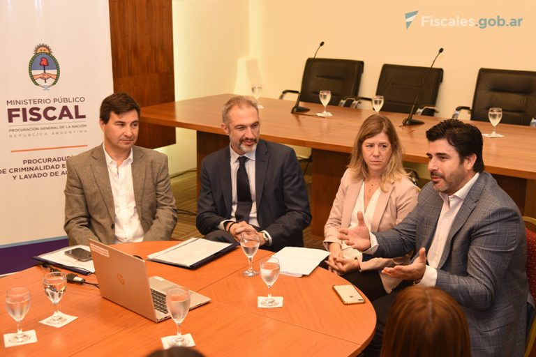 El Cuerpo de Auditores de la Cámara Nacional Electoral y la PROCELAC intercambiaron experiencias para la detección de fondos ilícitos en las campañas