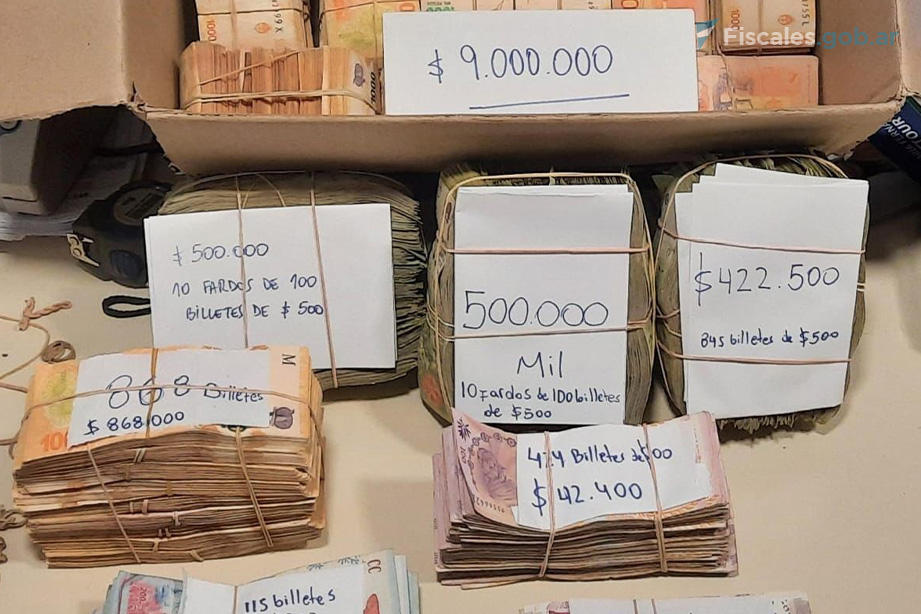 Durante los allanamientos se secuestro dinero en efectivo y divisas.  - Imágenes remitidas por la Fiscalía Federal de Río Gallegos.