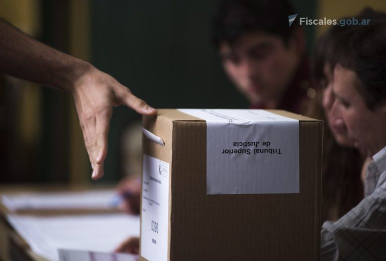 La Fiscalía Nacional Electoral pidió que se indague a 40 personas por no cumplir con sus labores como autoridades de mesa