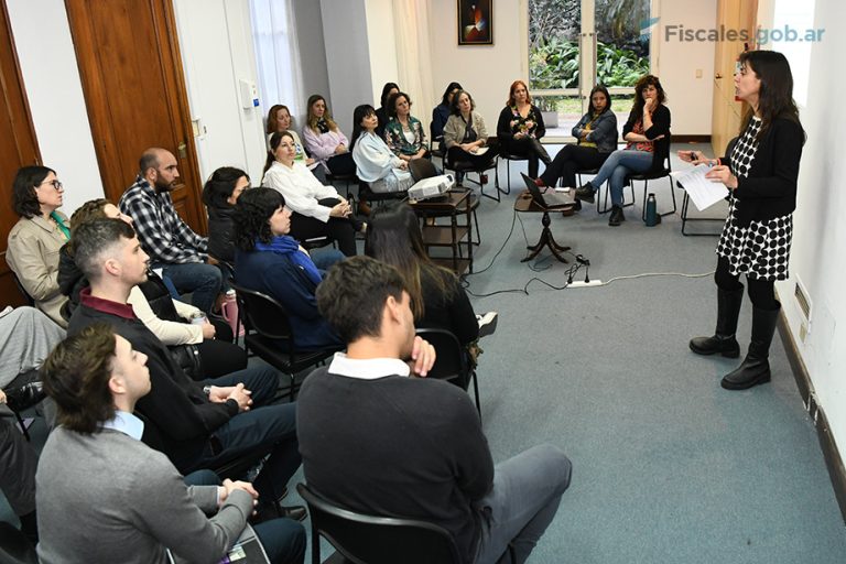 La DOVIC capacitó al personal de la PROCUVIN sobre atención a víctimas de violencia policial