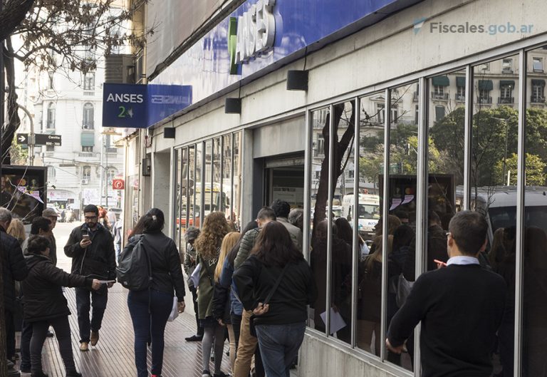 Ordenan a la ANSES que otorgue la asignación por maternidad a una madre no gestante en un caso de subrogación de vientre