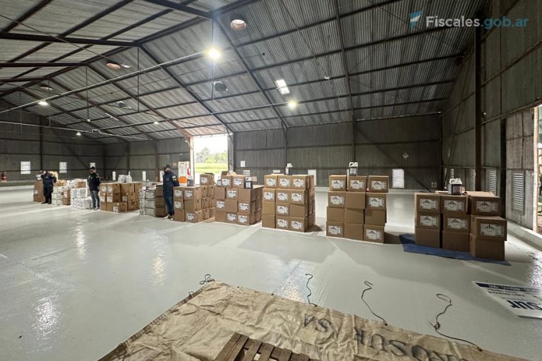 Victoria: secuestraron 1530 bidones de agroquímicos en una empresa agropecuaria en el marco de una investigación por posible infracción a la ley de marcas